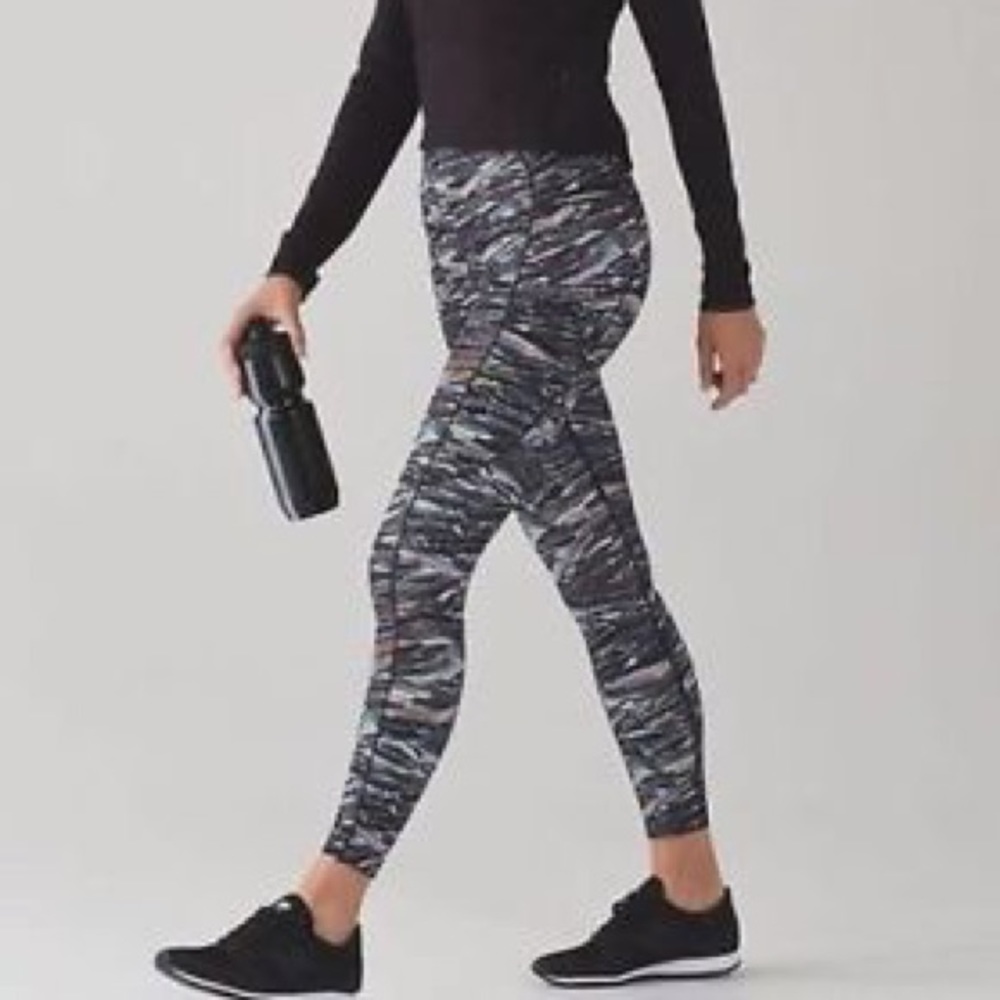 Fast and free right. Size 4